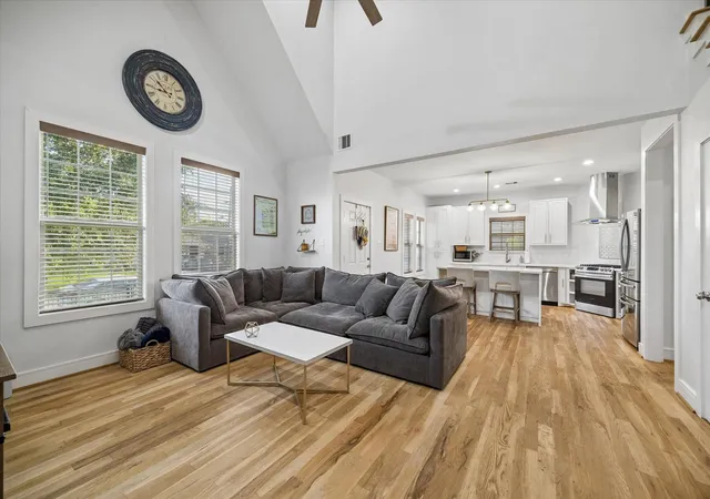 Photo 4 of Single family home for sale at 7149 Ave K, Houston, TX 77011 | MLS# 19132933 | Listing updated on 2026-09-18