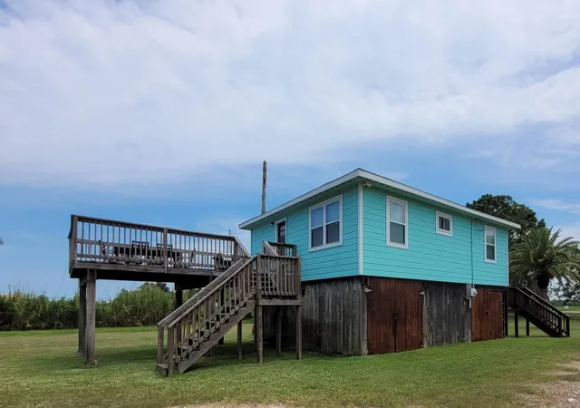 3rd image of 4139 Gum Dr, Dickinson, TX 77539 | MLS# 11838527
