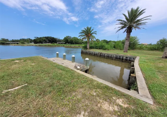 4th image of 4139 Gum Dr, Dickinson, TX 77539 | MLS# 11838527