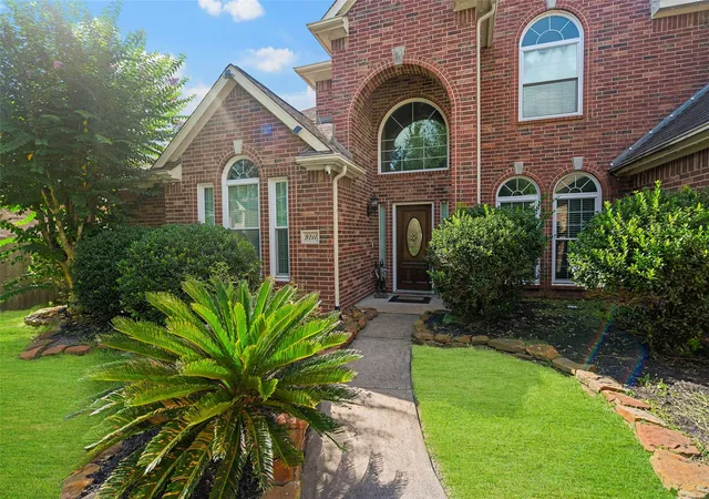Photo 2 of Single family home for sale at 9211 Memorial Grv Dr, Spring, TX 77379 | MLS# 9009284 | Listing updated on 2026-09-19