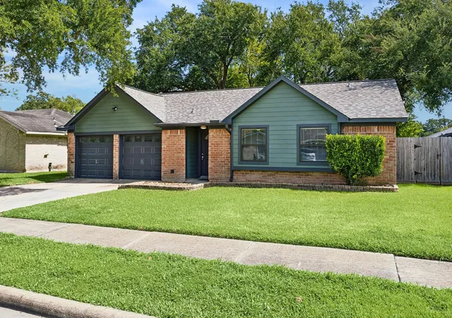Photo 3 of Sale Pending at 1605 Cypress Hollow St, Pearland, TX 77581 | MLS# 57871802 | Listing updated on 2026-09-05