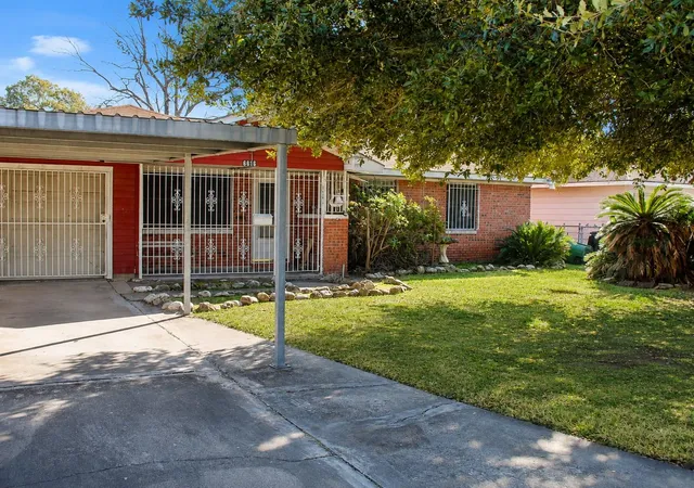 Single family home for sale at 6606 Muckelroy St, Houston, TX 77076 | MLS# 49909526 | Listing updated on 2026-08-11