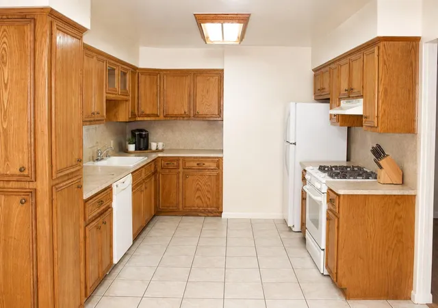 Photo 2 of Single family home for sale at 6606 Muckelroy St, Houston, TX 77076 | MLS# 49909526 | Listing updated on 2026-08-11