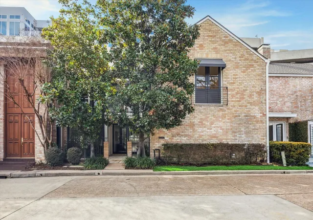 43rd image of 40 River Hollow Ln, Houston, TX 77027 | MLS# 95363064