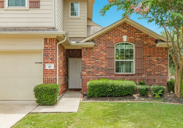 Photo 3 of Single family home for sale at 101 Long Meadow Ct, Clute, TX 77531 | MLS# 75004947 | Listing updated on 2026-09-12