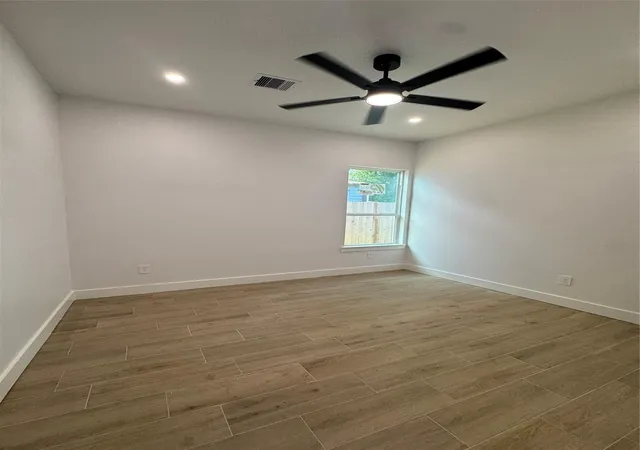 5th image of 516 Spooner St, Pasadena, TX 77506 | MLS# 61144112