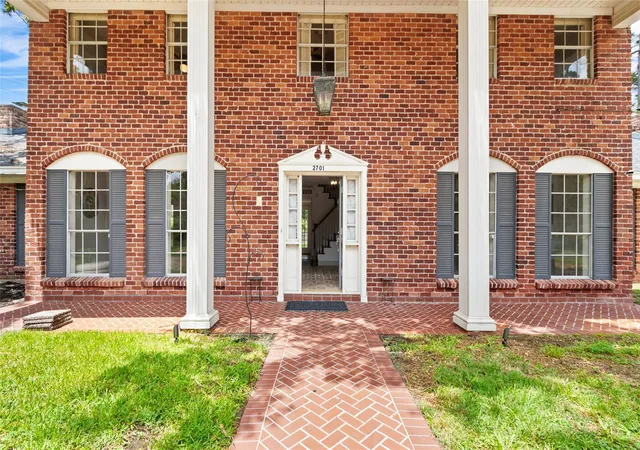 3rd image of 2701 Mount Vernon Dr, Dickinson, TX 77539 | MLS# 89495757