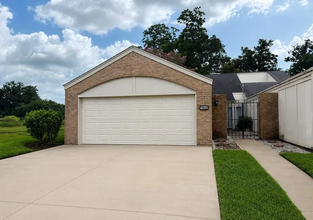 1st image of 1858 Veranda Dr, West Columbia, TX 77486 | MLS# 69158081