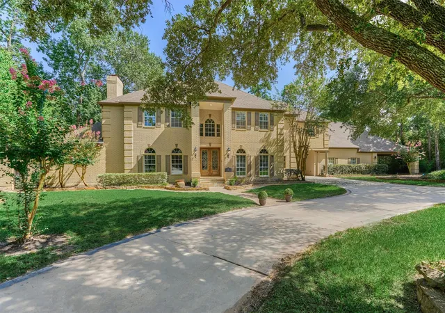 1st image of 3 Lacewing Pl, Spring, TX 77380 | MLS# 33079073