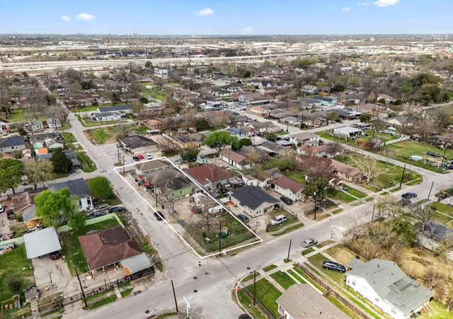 3rd image of 3501 Sarah St, Houston, TX 77026 | MLS# 3503919