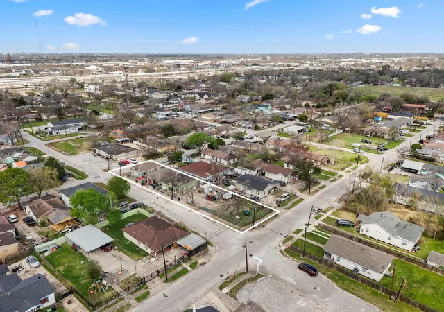 4th image of 3501 Sarah St, Houston, TX 77026 | MLS# 3503919