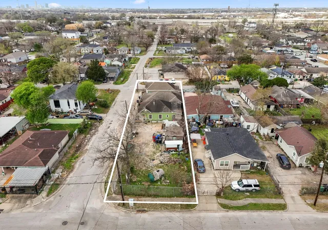 5th image of 3501 Sarah St, Houston, TX 77026 | MLS# 3503919