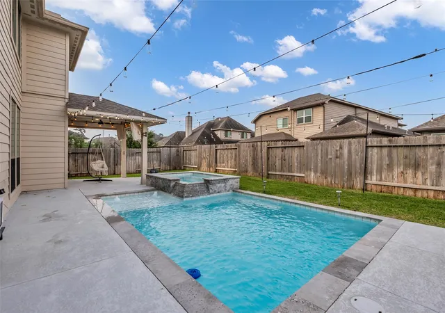 Photo 4 of Single family home for sale at 20807 Magical Merlin Way, Tomball, TX 77375 | MLS# 20331261 | Listing updated on 2026-09-28