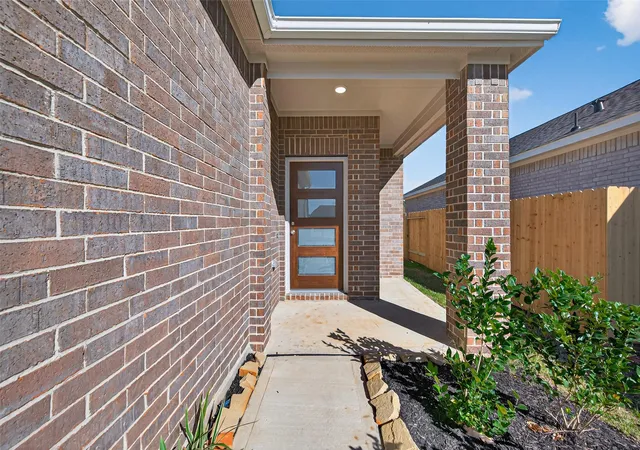2nd image of 9746 Enclave Ridge Rd, Willis, TX 77318 | MLS# 40917497