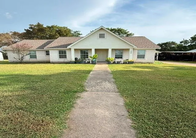 1st image of 1025 Zach Rd, Hempstead, TX 77445 | MLS# 18744545
