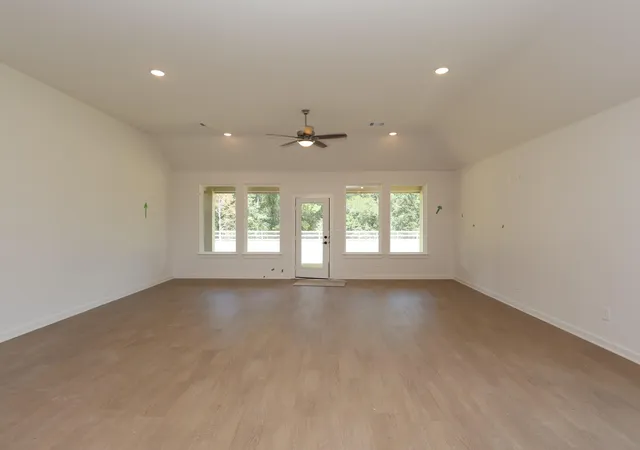 Photo 4 of Sale Pending at 16639 Gaines Glen Ln, Montgomery, TX 77316 | MLS# 40437031 | Listing updated on 2026-09-04