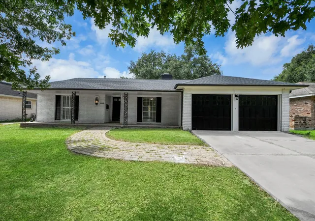 Photo 1 of Single family home for sale at 11618 Hillcroft Ave, Houston, TX 77035 | MLS# 67737080 | Listing updated on 2026-08-23