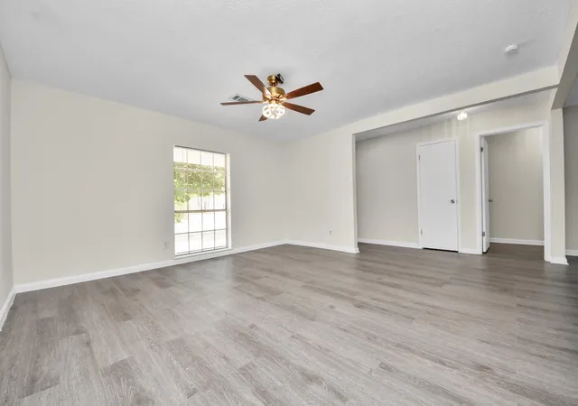Photo 3 of Single family home for sale at 11618 Hillcroft Ave, Houston, TX 77035 | MLS# 67737080 | Listing updated on 2026-08-23