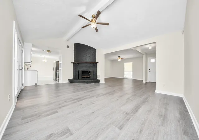 Photo 4 of Single family home for sale at 11618 Hillcroft Ave, Houston, TX 77035 | MLS# 67737080 | Listing updated on 2026-08-23