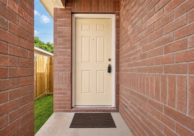 Photo 2 of Single family home for sale at 5239 Roth Forest Ln, Spring, TX 77389 | MLS# 19298658 | Listing updated on 2026-09-11