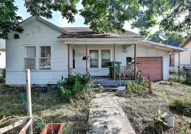 Photo 3 of Single family home for sale at 6711 Ave C, Houston, TX 77011 | MLS# 41856644 | Listing updated on 2026-09-21