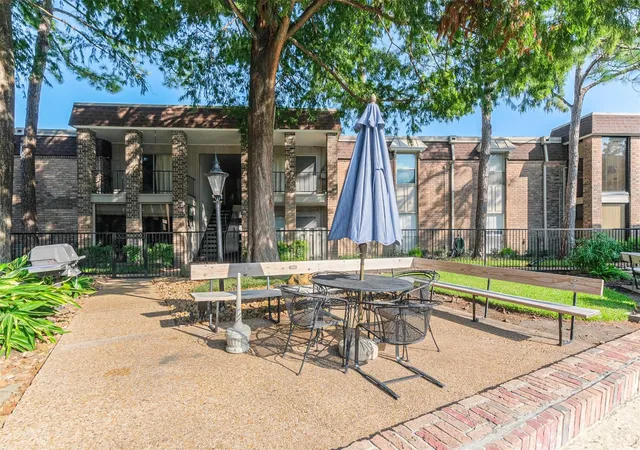 2nd image of 7575 Katy Fwy, Houston, TX 77024