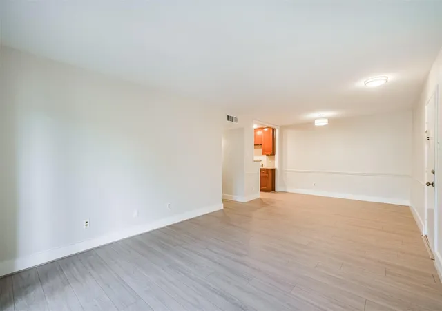 5th image of 7575 Katy Fwy #143, Houston, TX 77024 | MLS# 20766047