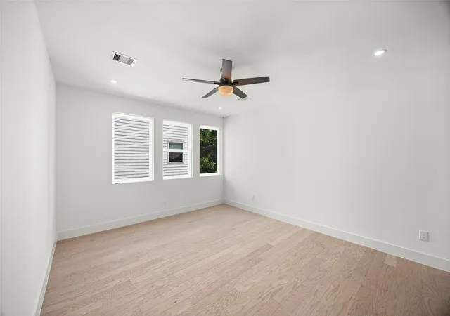 Photo 4 of Sale Pending at 1424 W 23rd Street #C, Houston, TX 77008 | MLS# 15329504 | Listing updated on 2026-08-29