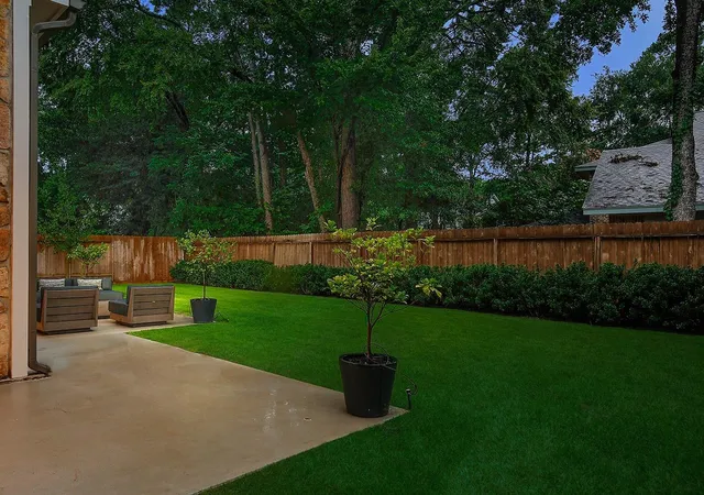 Photo 32 of Sale Pending at 9 Paintedcup Ct, Spring, TX 77380 | MLS# 78304195 | Listing updated on 2026-09-07