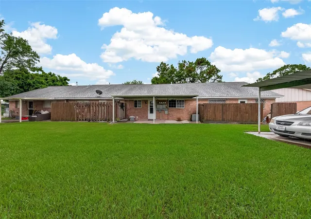 31st image of 2316 Buchanan Dr, Baytown, TX 77520 | MLS# 63289724