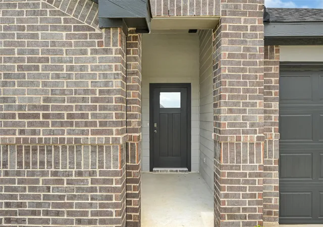 Photo 2 of Single family home for sale at 31214 Hastings Park Dr, Fulshear, TX 77441 | MLS# 15587829 | Listing updated on 2026-09-09