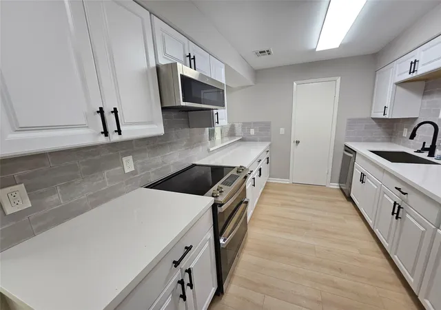 2nd image of 4138 Belle Park Dr #4138, Houston, TX 77072 | MLS# 34340438