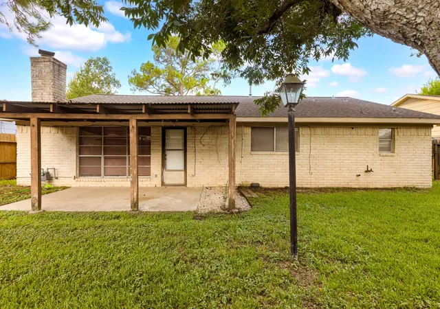 Photo 2 of Single family home for sale at 3203 Cherry Crk Dr, Missouri City, TX 77459 | MLS# 76735050 | Listing updated on 2026-09-02