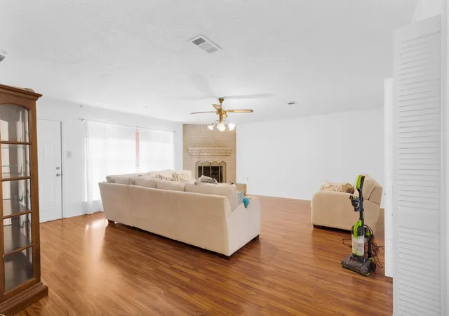 Photo 3 of Single family home for sale at 3203 Cherry Crk Dr, Missouri City, TX 77459 | MLS# 76735050 | Listing updated on 2026-09-02