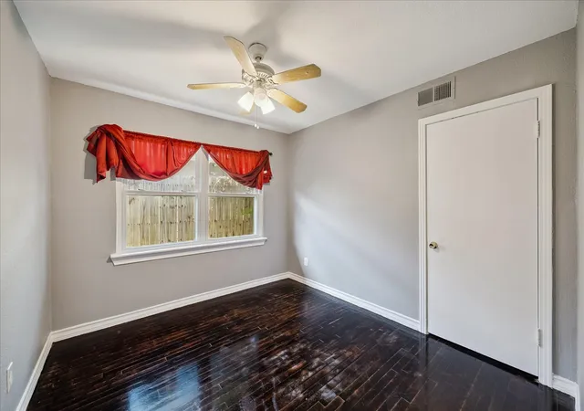 4th image of 1512 Buchanan St, Pasadena, TX 77502 | MLS# 46903977