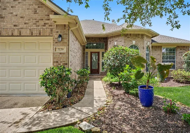 Photo 1 of Single family home for sale at 2129 Brittany Colony Dr, League City, TX 77573 | MLS# 11494946 | Listing updated on 2026-09-16