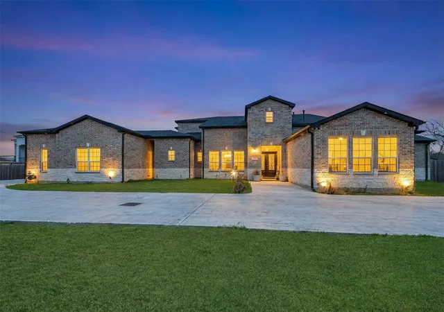 2nd image of 4821 1st St, Pasadena, TX 77504 | MLS# 40229891