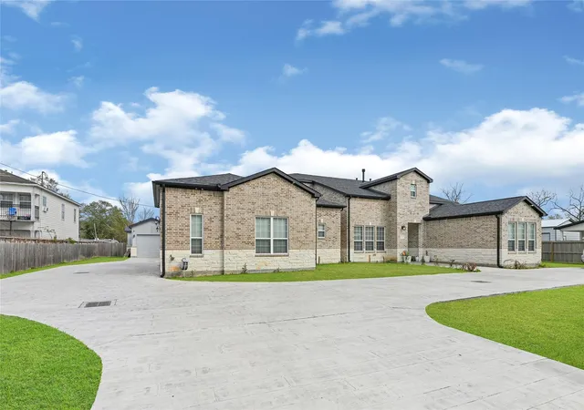 4th image of 4821 1St St, Pasadena, TX 77504 | MLS# 40229891