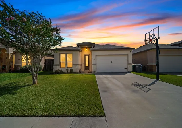 Photo 1 of Single family home for sale at 121 Alydar Dr, Victoria, TX 77901 | MLS# 65711207 | Listing updated on 2026-08-22