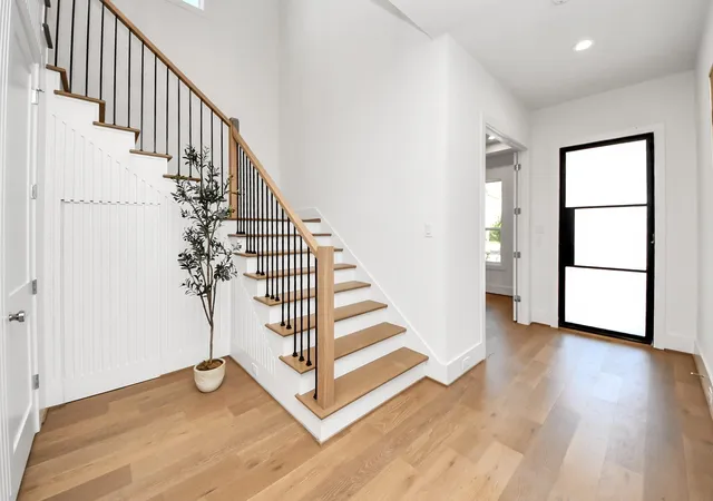 5th image of 1623 Viking Dr, Houston, TX 77018 | MLS# 30716167