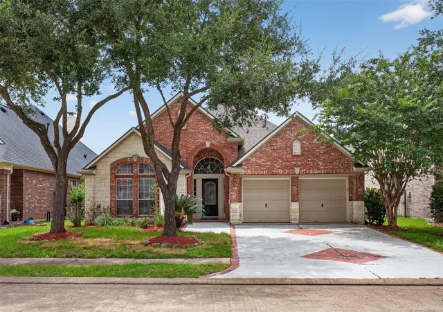 2nd image of 14326 Manorbier Ln, Sugar Land, TX 77498 | MLS# 35731967
