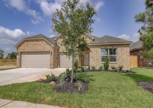 2nd image of 1061 Comal Trl, Dayton, TX 77535 | MLS# 67920839