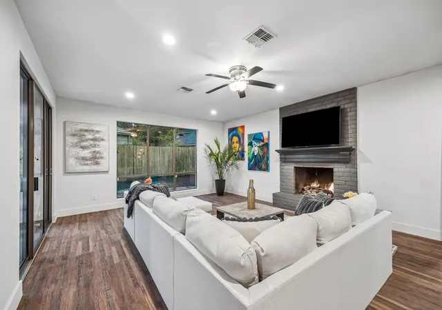 Photo 4 of Single family home for sale at 3203 Deep River Ct, Kingwood, TX 77339 | MLS# 41002802 | Listing updated on 2026-10-02