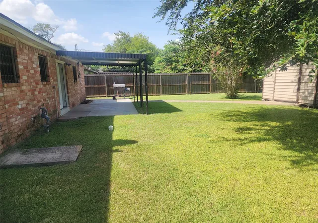 11th image of 8159 Redfern Dr, Houston, TX 77033 | MLS# 77436845