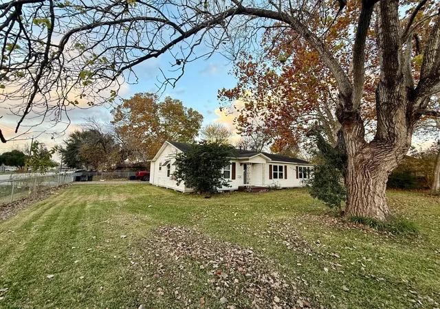 Photo 3 of Single family home for sale at 700 E Wallisville Rd, Highlands, TX 77562 | MLS# 52421752 | Listing updated on 2026-10-06