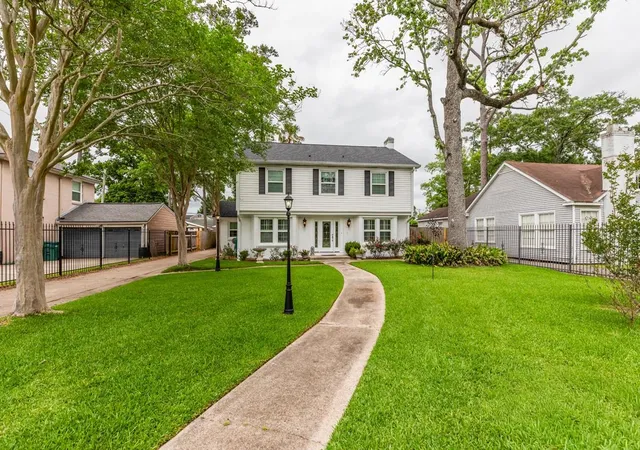 4th image of 2620 Gladys Ave, Beaumont, TX 77702 | MLS# 66669005