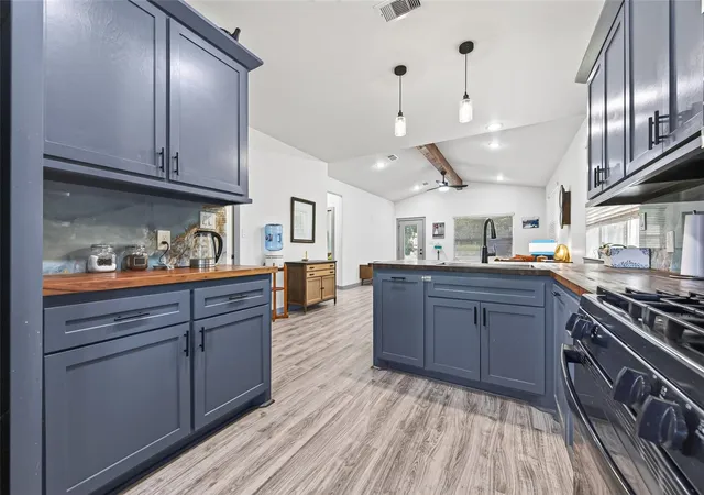 4th image of 15245 Austin Rd, Willis, TX 77378 | MLS# 66494547