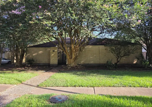 2nd image of 16379 Havenpark Dr, Houston, TX 77059 | MLS# 49654513