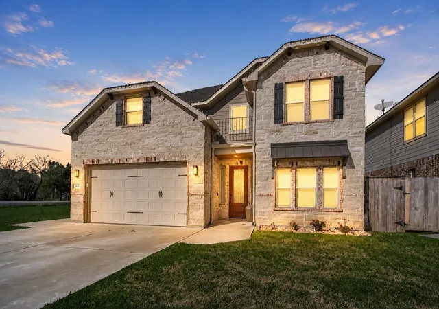 Photo 1 of Single family home for sale at 912 Roberts St, East Bernard, TX 77435 | MLS# 95831415 | Listing updated on 2026-09-19