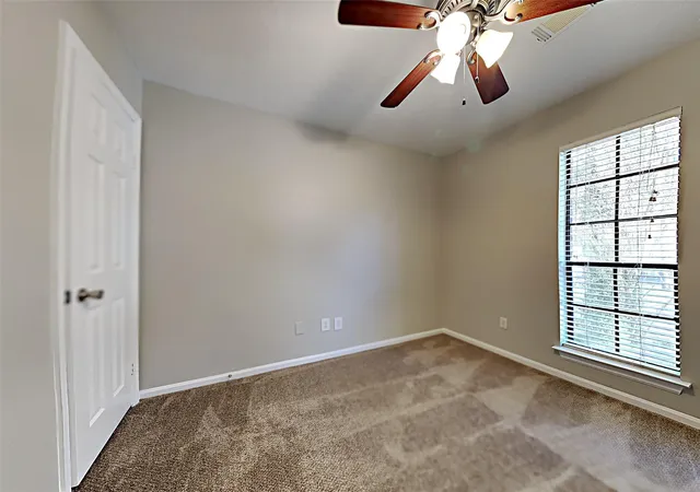 5th image of 158 E Pathfinders Cir, The Woodlands, TX 77381 | MLS# 92077872
